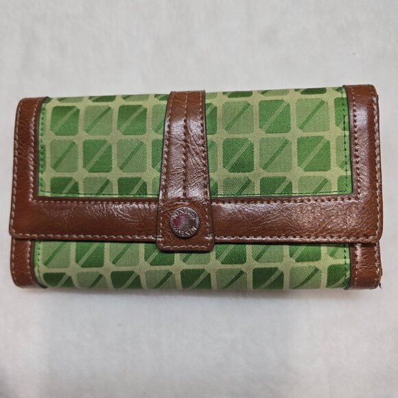 NWOT Nine & Co by Nine West Women’s Broadway Green & Brown Trifold wallet - Picture 1 of 7
